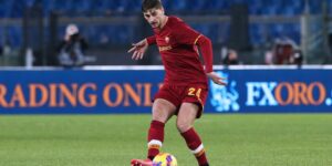 Marash Kumbulla en maillot de l'AS Roma