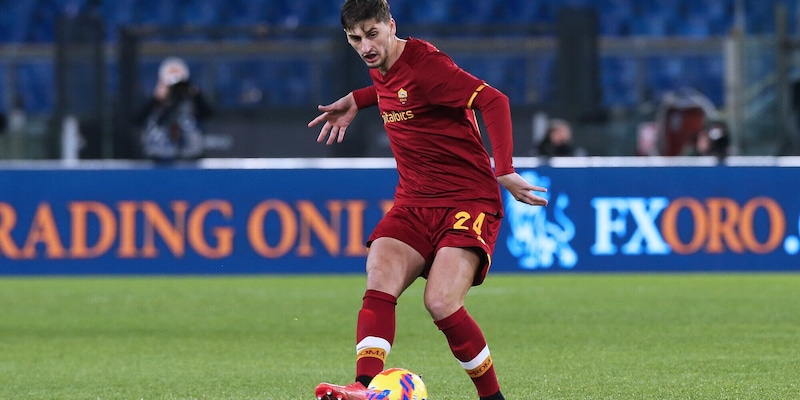 Marash Kumbulla en maillot de l'AS Roma