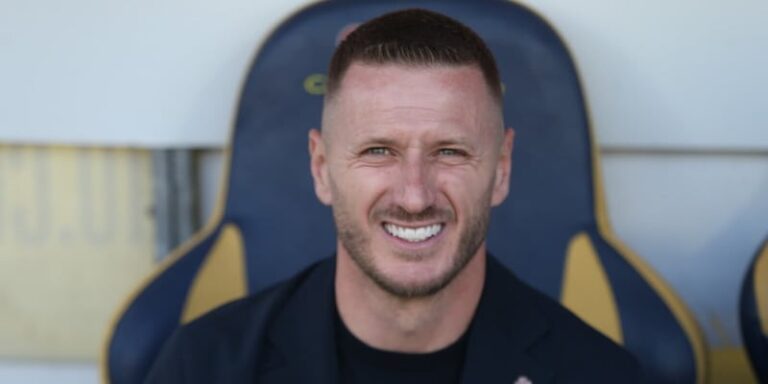 Abate en discussion avec des dirigeants du Torino