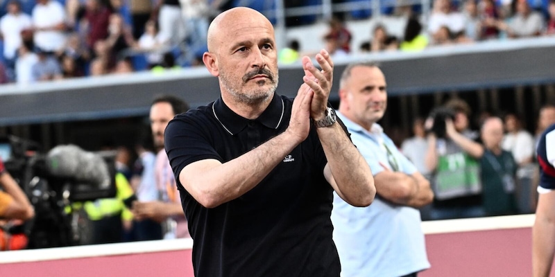 Vincenzo Italiano et Massimiliano Allegri sur un fond de stades italiens