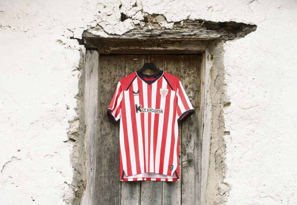 Maillot Athletic Bilbao polémique logo UPN