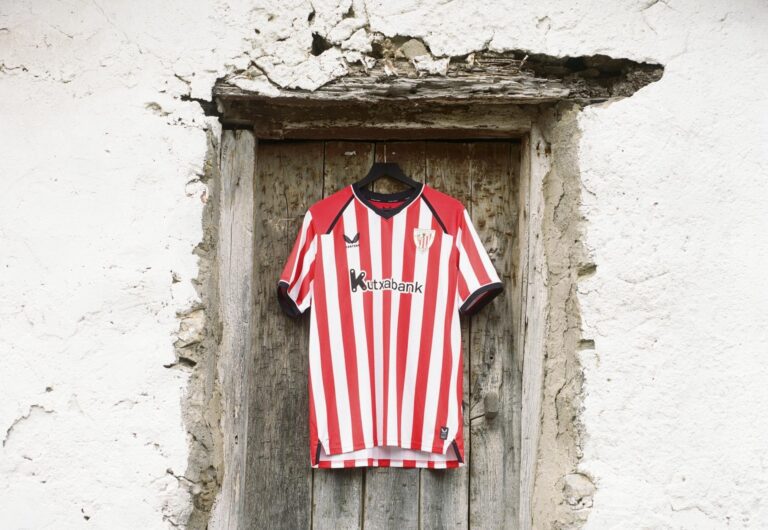 Maillot Athletic Bilbao polémique logo UPN