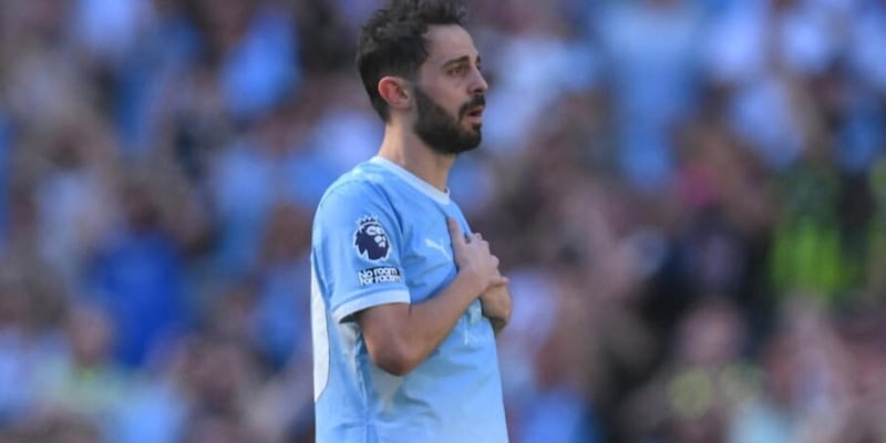 Bernardo Silva maillot Barcelone sourire