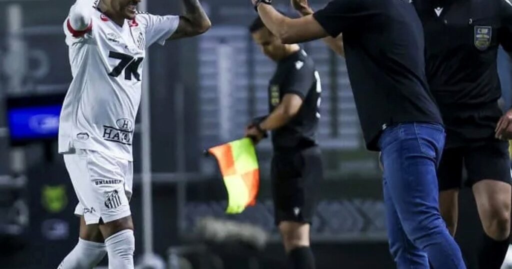 Entraîneur Talleres, ex-Santos, Carlos Tevez