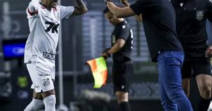 Entraîneur Talleres, ex-Santos, Carlos Tevez