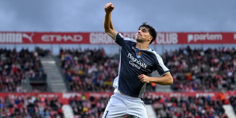 Jon Martin défenseur Real Sociedad sur terrain