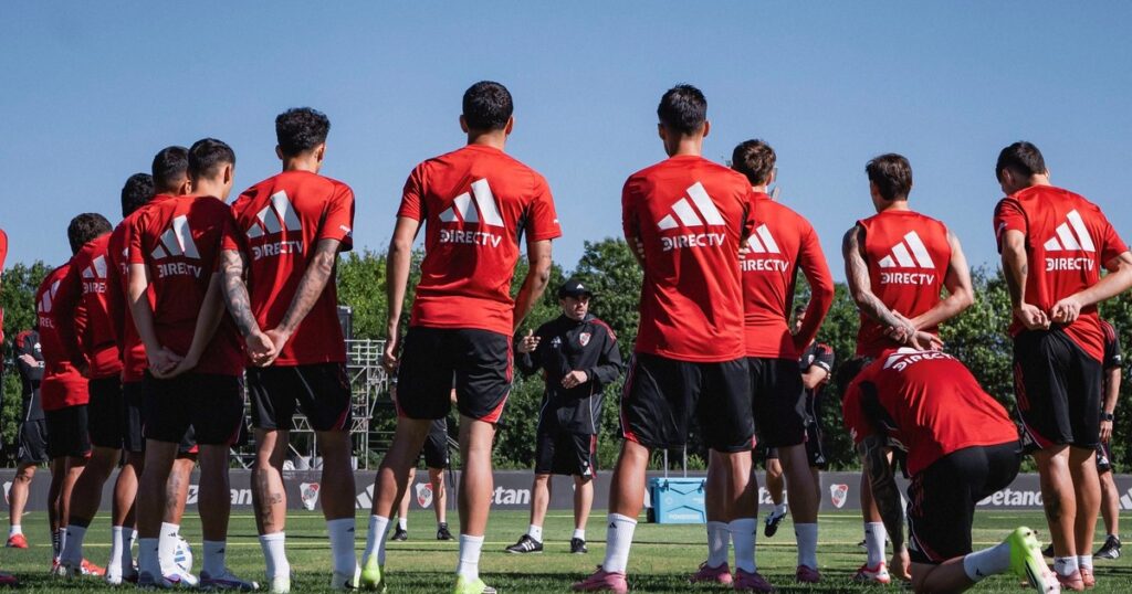 Joueurs de River Plate en préparation physique intensive