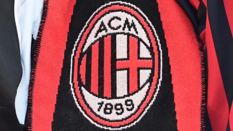 AC Milan : La Légende des Années 90 Est-elle Devenue le Poids d'un Géant Endormi en Serie A ?