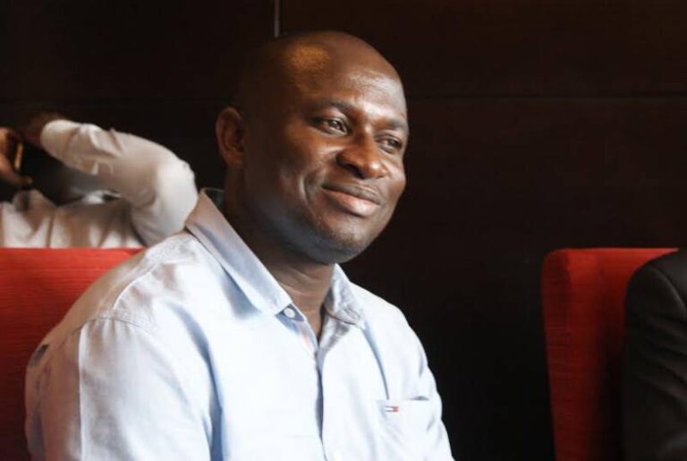 Moses Parker, président de Medeama SC, souriant
