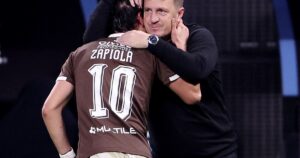 Équipe Platense célébrant victoire Copa Libertadores
