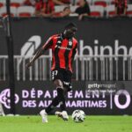 Kojo Oppong Peprah en action défensive intense