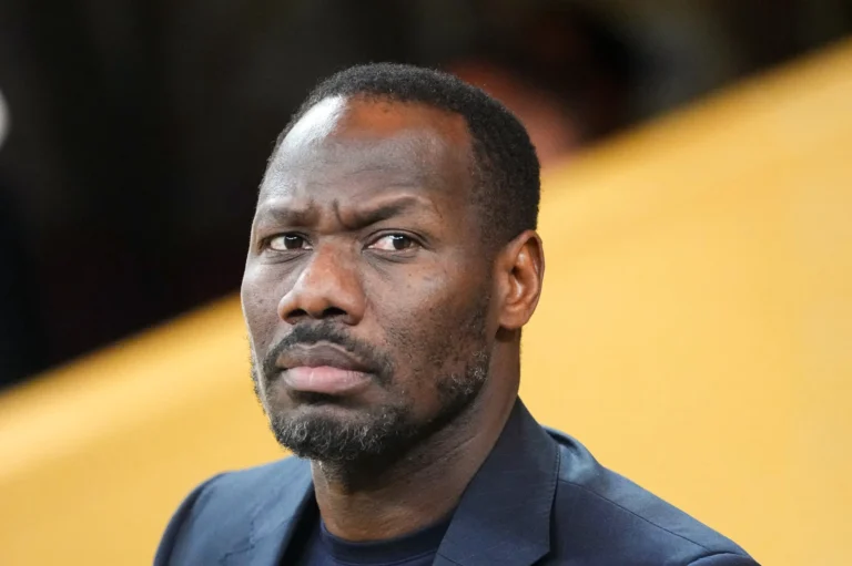Pape Thiaw entraîneur Sénégal gestes sur le terrain