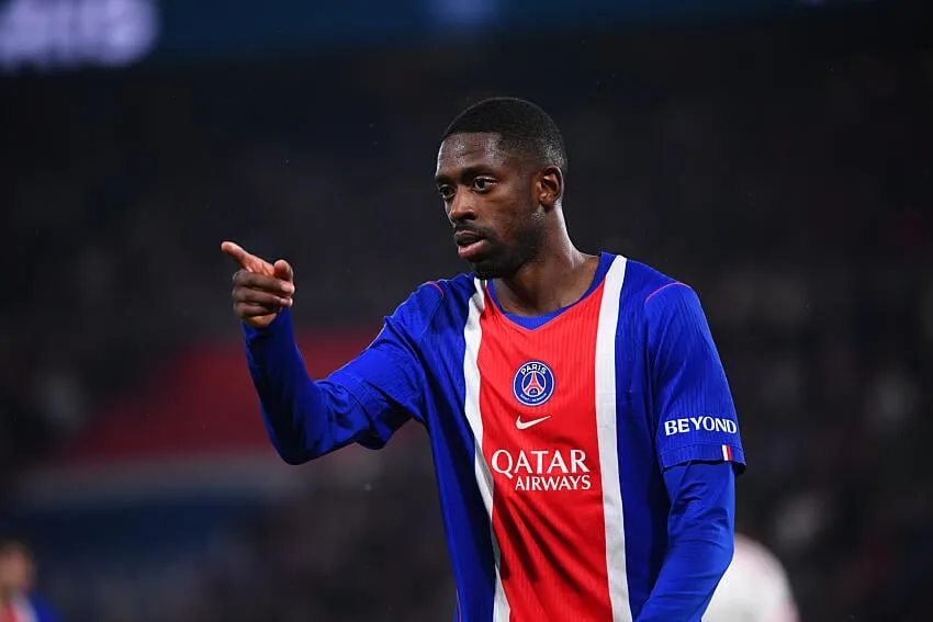 Les joueurs du Paris Saint Germain face à ceux d'Arsenal