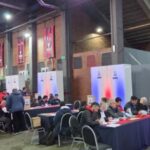 Fans votant lors des élections de San Lorenzo au stade Pedro Bidegain