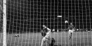 Antonin Panenka exécutant un penalty