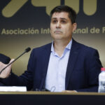 Logo de LaLiga et de l'AFE face à face symbolisant un conflit.