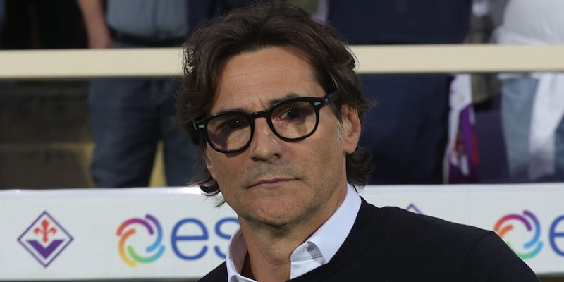 Logo de la Fiorentina et silhouette d'un entraîneur
