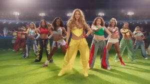 Scène de concert illuminée lors d'une cérémonie d'ouverture de Coupe du Monde