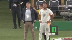 Chronomètre de match affichant une pénalité football