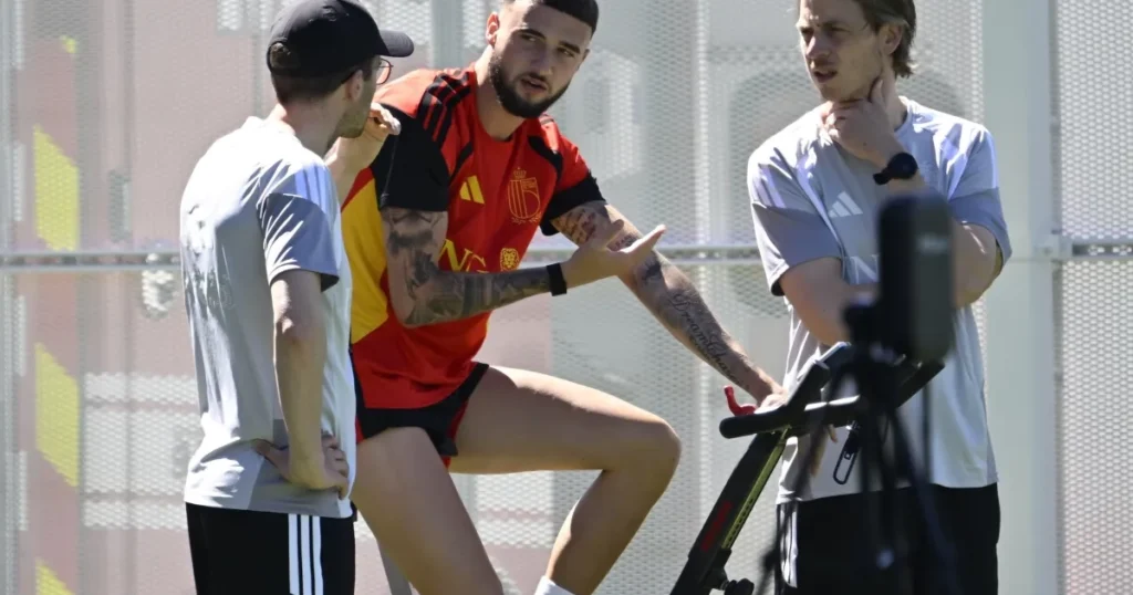 Zeno Debast en pleine séance d'entraînement individuel sur le terrain