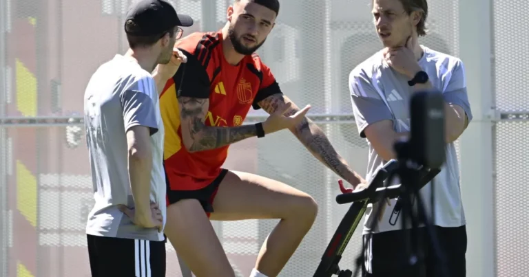 Zeno Debast en pleine séance d'entraînement individuel sur le terrain