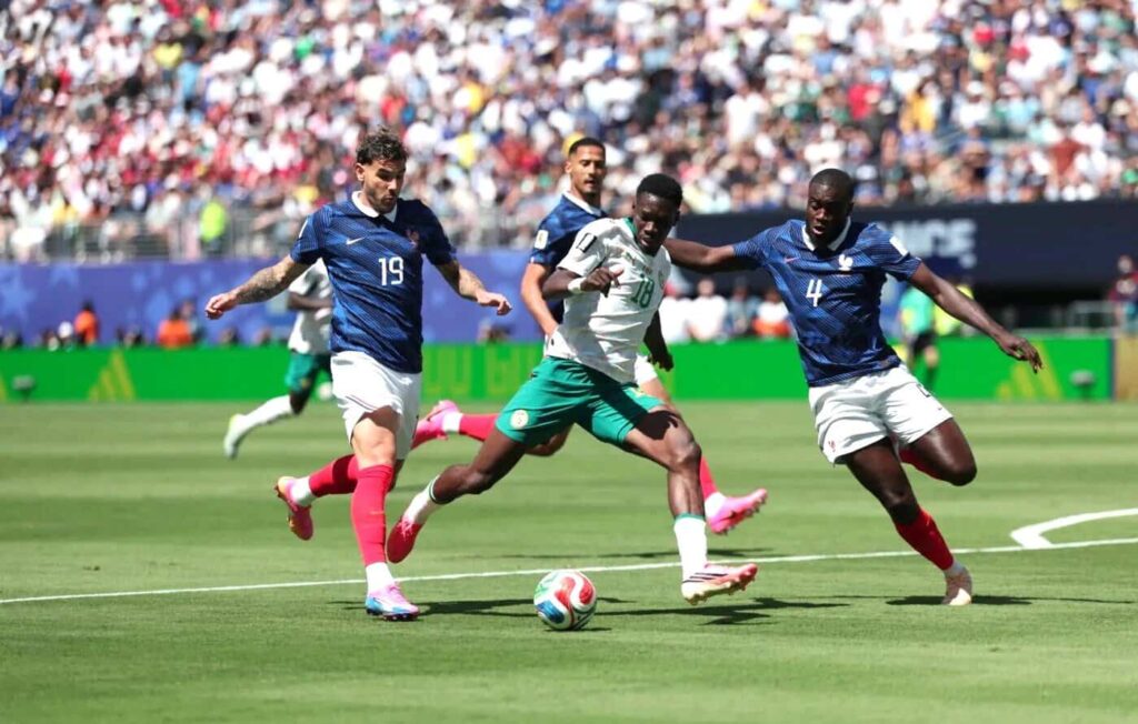 Joueurs du Sénégal déçus après une défaite au Mondial 2026, signe de fatigue physique