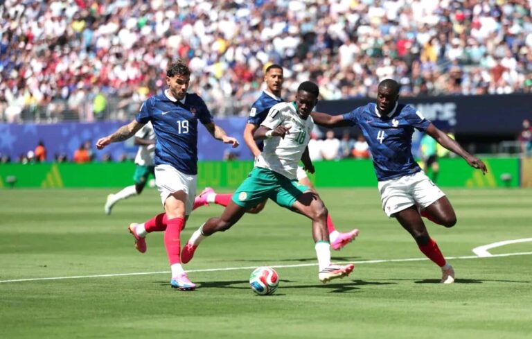 Joueurs du Sénégal déçus après une défaite au Mondial 2026, signe de fatigue physique
