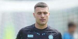 Alessandro Buongiorno opéré du dos : 4 mois d’absence qui changent tout pour le plan défensif de Naples