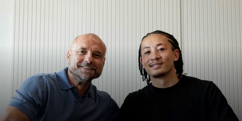 Khephren Fitz-Jim en tenue du Torino lors de sa présentation officielle