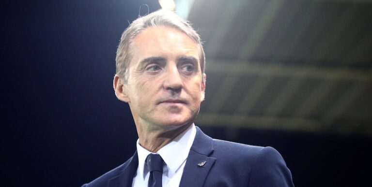 Roberto Mancini et Claudio Ranieri lors d'une conférence de presse en Italie