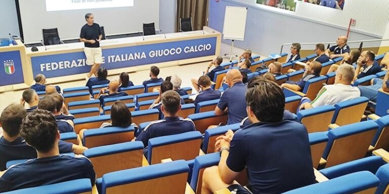 Alessandro Nesta partage son expertise à Coverciano