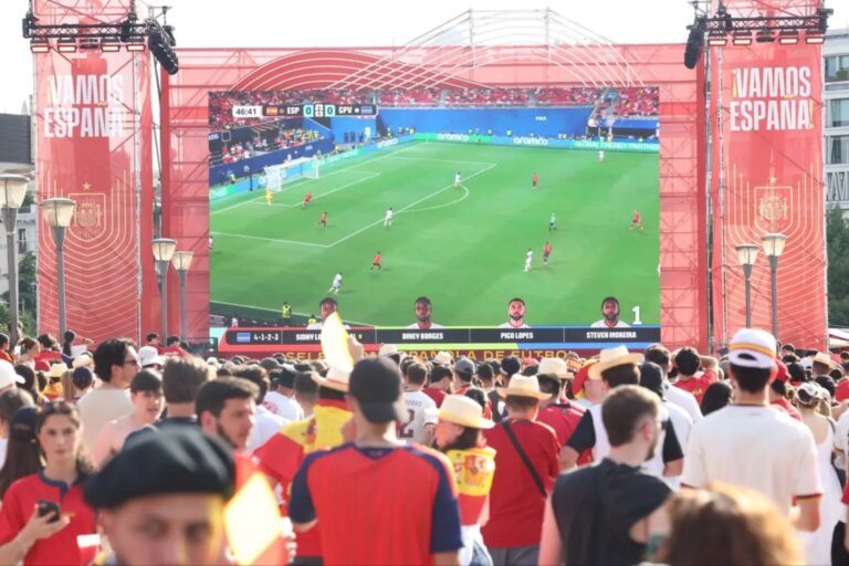 La Puerta del Sol à Madrid transformée en fan zone géante pour la finale Espagne Argentine du Mondial 2026