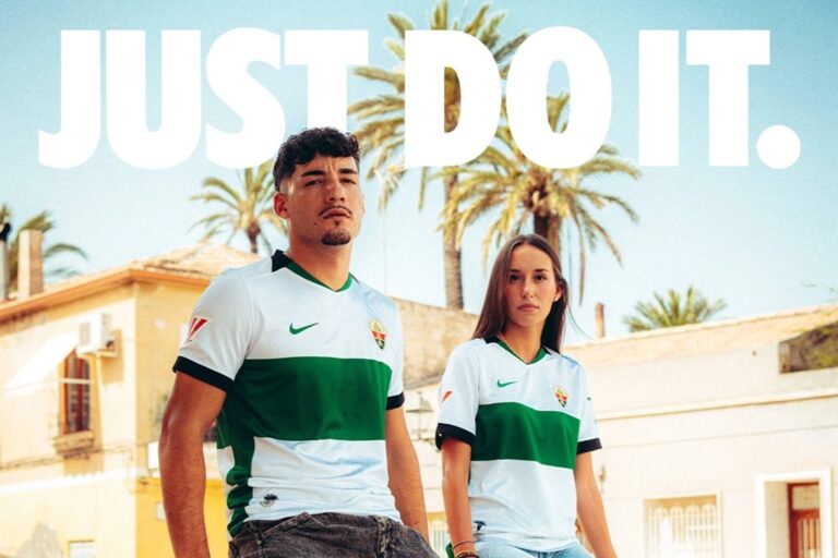 Nouveau maillot domicile Elche CF 2026/27 arborant la bande horizontale verte emblematique