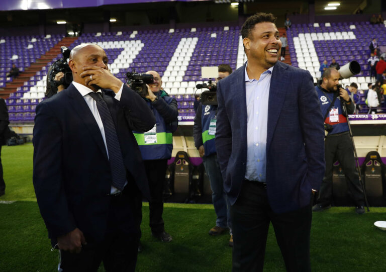 Roberto Carlos et Ronaldo rachetent le Club Internacional de Limeira