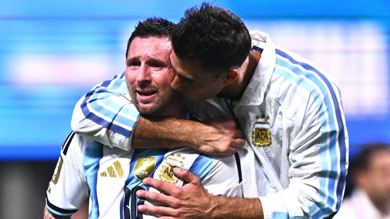 Supporters sud-américains regardant un match de Coupe du monde 2026 dans un stade