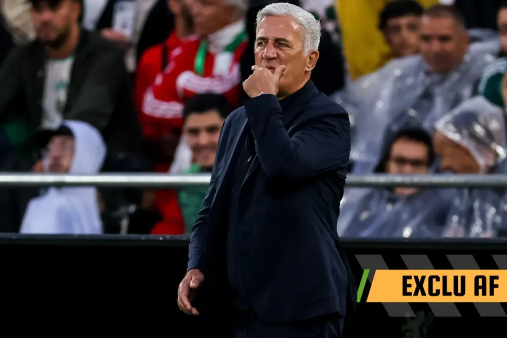 Vladimir Petkovic entraîneur de l'Algérie lors d'une conférence de presse à Sidi Moussa