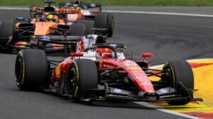 GP de Bélgica: Antonelli persigue a Leclerc por la victoria tras el golpe de suerte de Ferrari ¡EN DIRECTO!