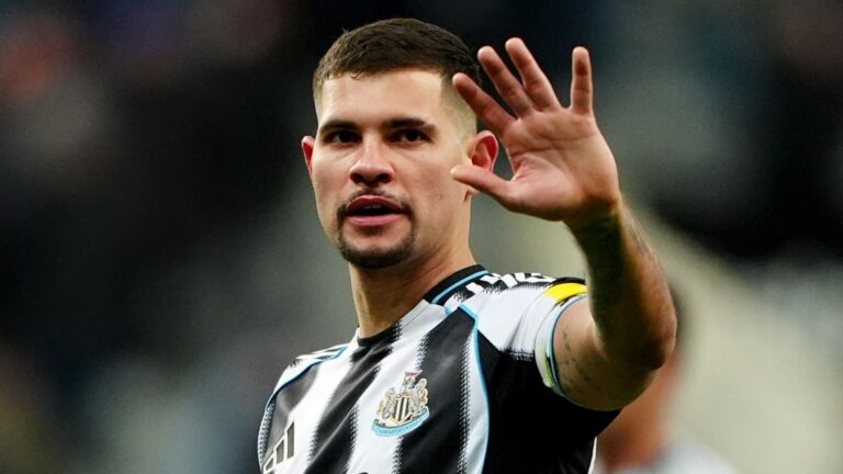 Bruno Guimaraes et le maillot de Newcastle