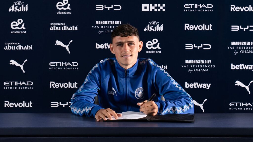 Phil Foden signe un nouveau contrat à Manchester City : 1 engagement record qui verrouille l’avenir des Citizens