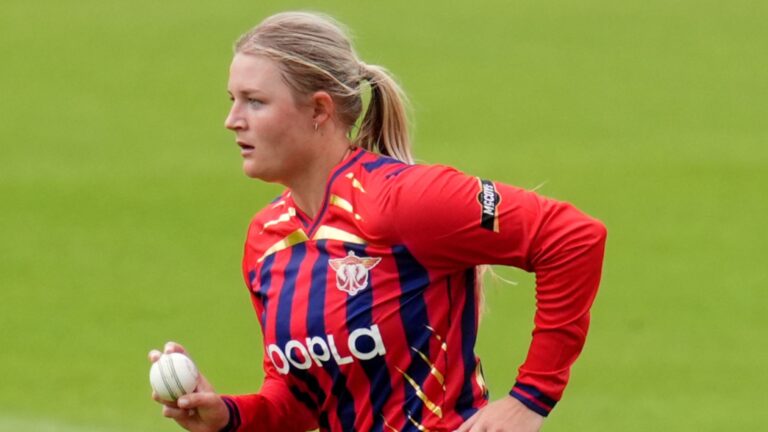 MacDonald-Gay takes four wickets as Super Giants dominate Spirit