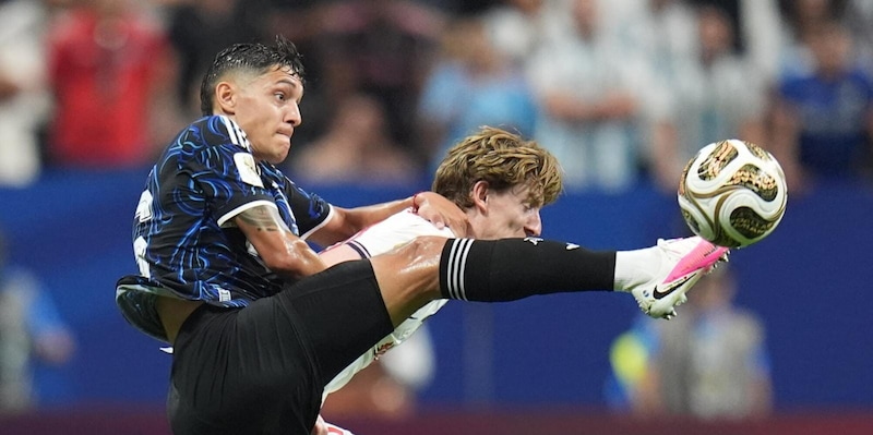 Lucas Martínez Quarta en négociation avec la Roma au Stadio Olimpico