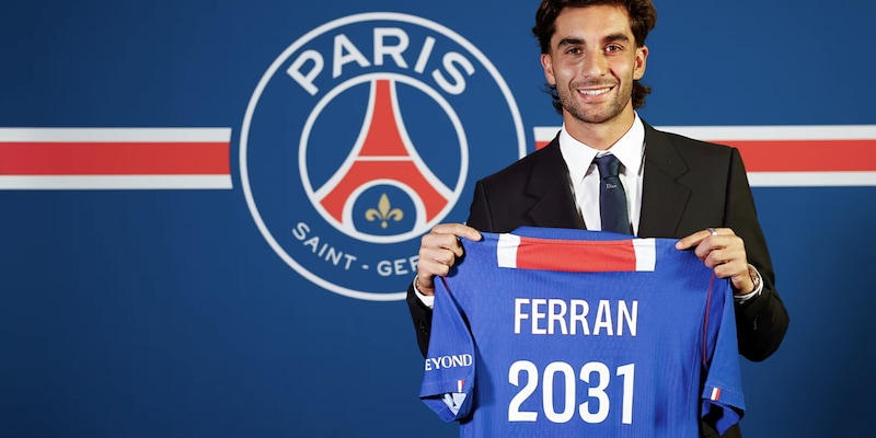 Ferran Torres PSG 2026 : 70M€ et un contrat historique, Xavi déclenche une guerre des ailiers inédite