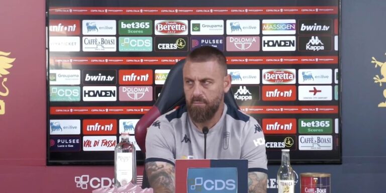 Daniele De Rossi lors de la conférence de presse avant Genoa-Ascoli en Coppa Italia