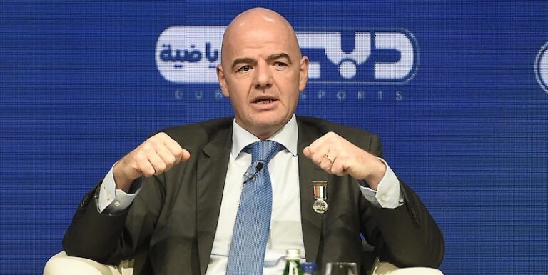 Florentino Pérez et Gianni Infantino en conflit pour 1,5 milliard d’euros