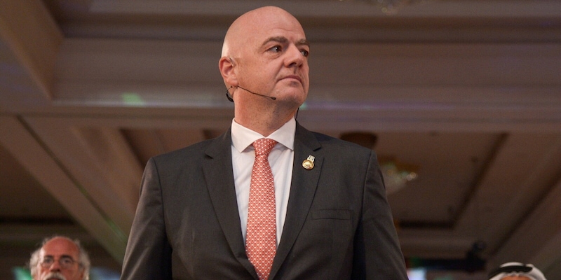 Aleksander Ceferin et Gianni Infantino en confrontation lors d'une réunion tendue