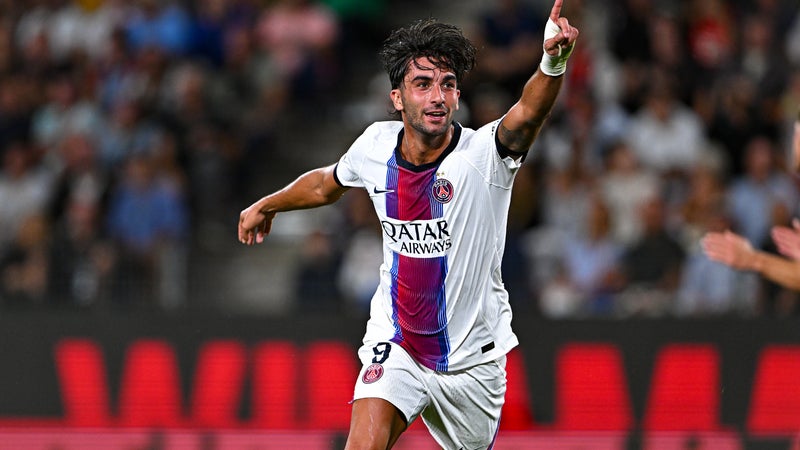 Ferran Torres Impressionne au PSG : Débat sur son Adaptation et sa Concurrence avec Dembélé