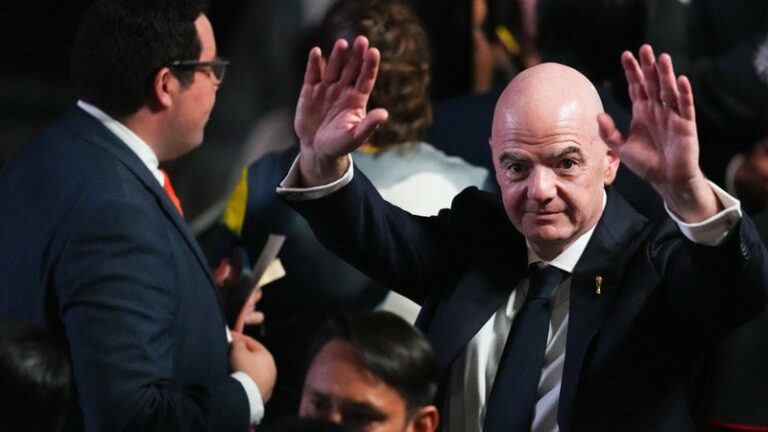 Gianni Infantino en réunion stratégique avec des fédérations africaines