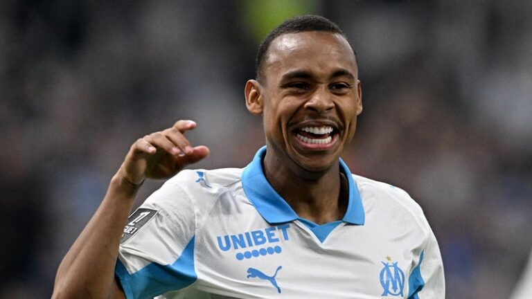 João Paixao célébrant son but avec l’Olympique de Marseille contre Al-Shahania