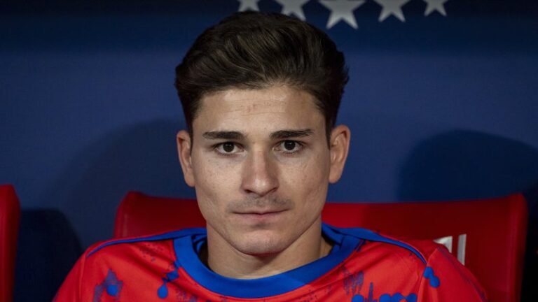 Julian Alvarez hué par les supporters de l'Atlético de Madrid