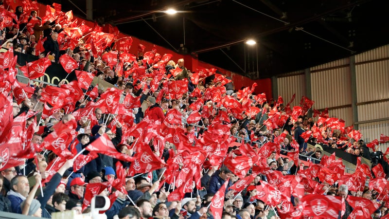 Brest : Un Supporter Suspendu Trois Mois pour Propos Racistes, la Ligue 1 face à ses Démons